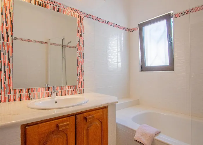 Casa Amora Great In Vale Do Milho 빌라 *